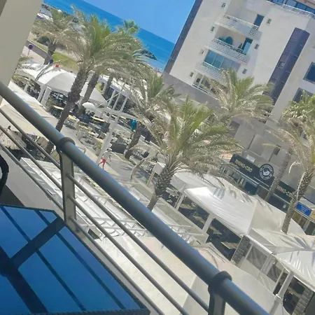 Apartment Vue Mer Avec Piscine